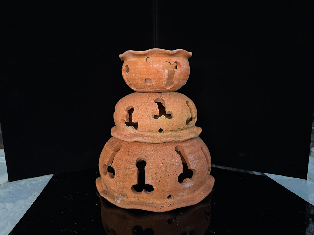 Pecker Pots- Various Styles and Sizes